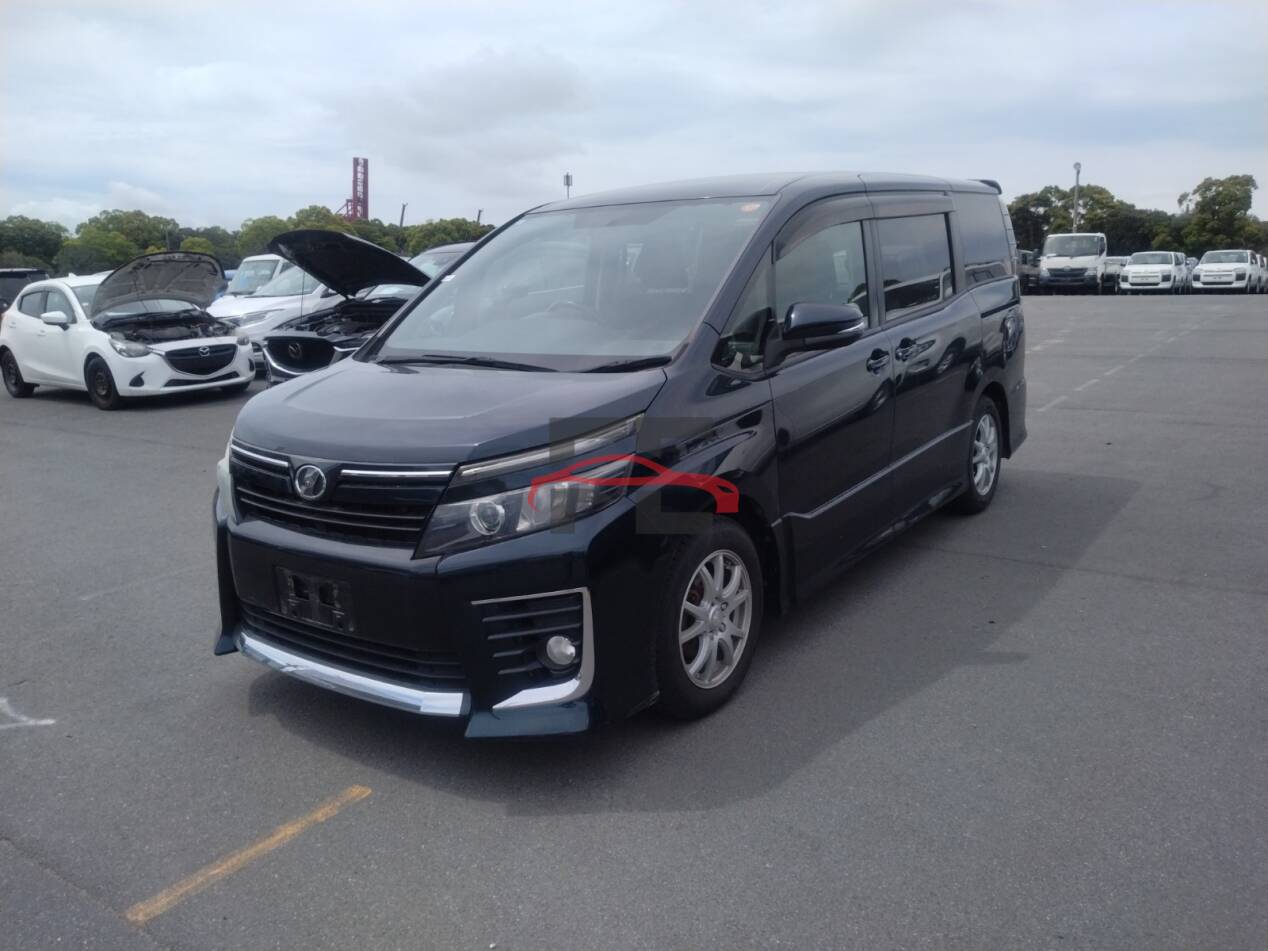 Toyota Voxy ZS