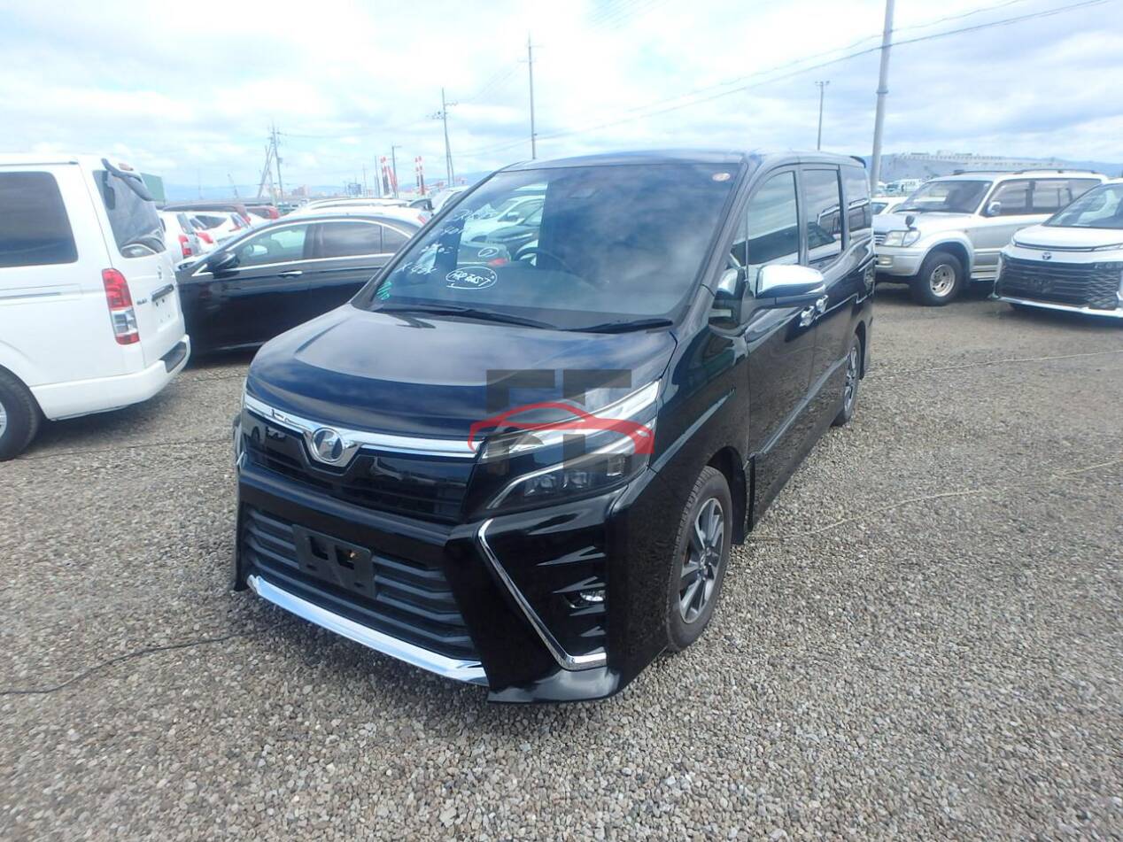 Toyota Voxy ZS Kerameki